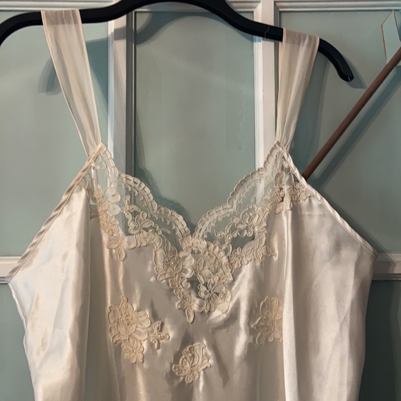 Long intimates - Picture 2 of 5